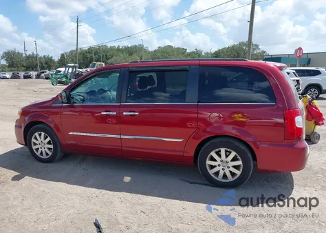 2014 Chrysler Town & Country Touring z USA, uszkodzony, nr VIN 2C4RC1BG0ER454924